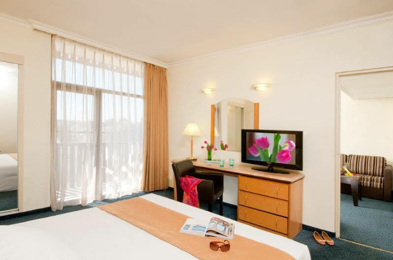Jerusalem Gardens Hotel Exterior photo